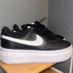 Nike Black and White Platform Sneakers woman’s size 7